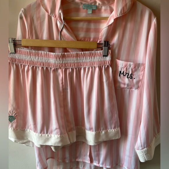 Betsy Johnson Mrs. Striped Satiny PJ Set M - Picture 15 of 15